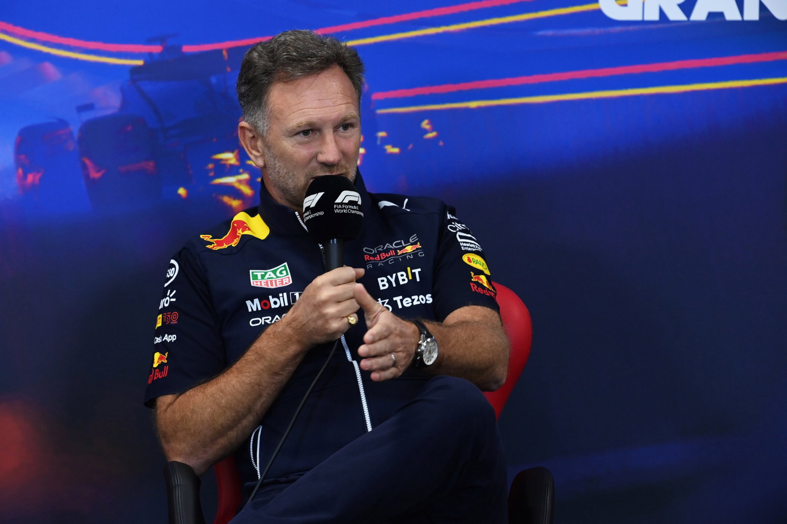 Christian Horner (GBR) ) Ketua Tim Balap Red Bull dalam Konferensi Pers FIA. Kejuaraan Dunia Formula 1, Rd 14,