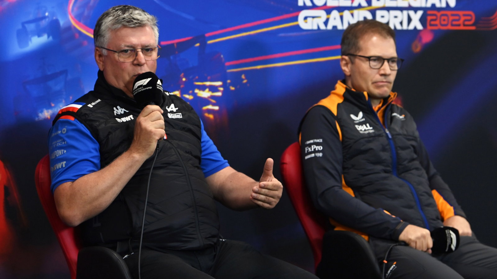 (L to R): Otmar Szafnauer (USA) Alpine F1 Team, Team Principal and Andreas Seidl, McLaren Managing Director in the FIA Press