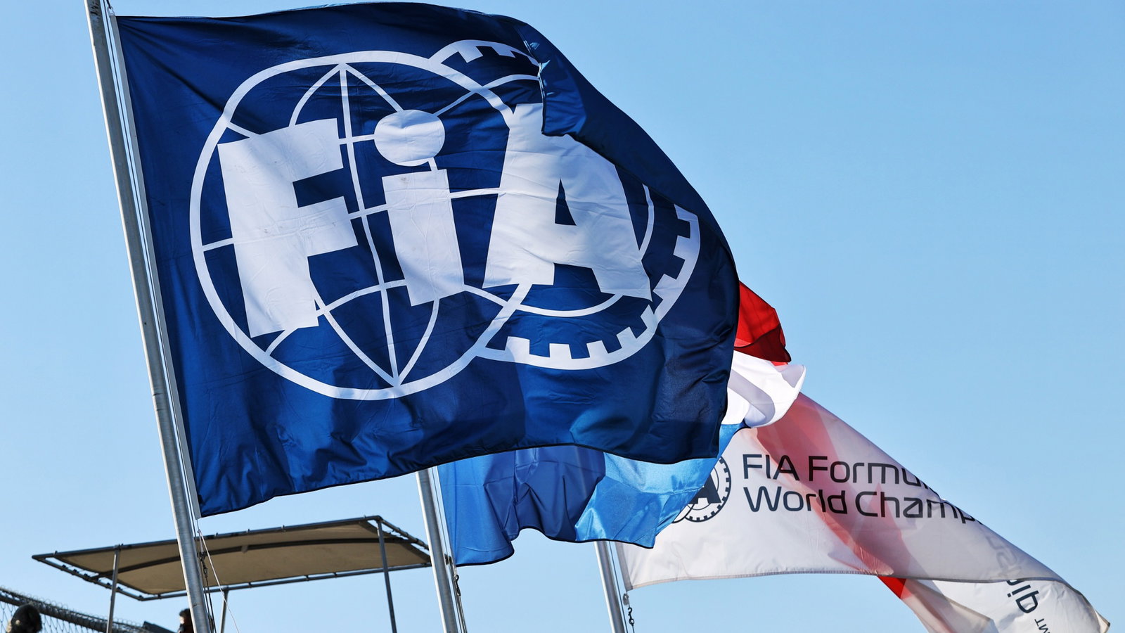 Circuit atmosphere - FIA Flag. 