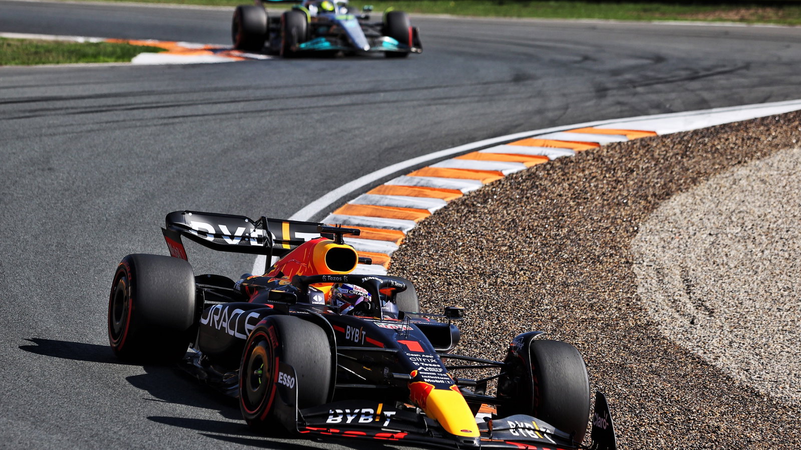 Max Verstappen (NLD) Red Bull Racing RB18