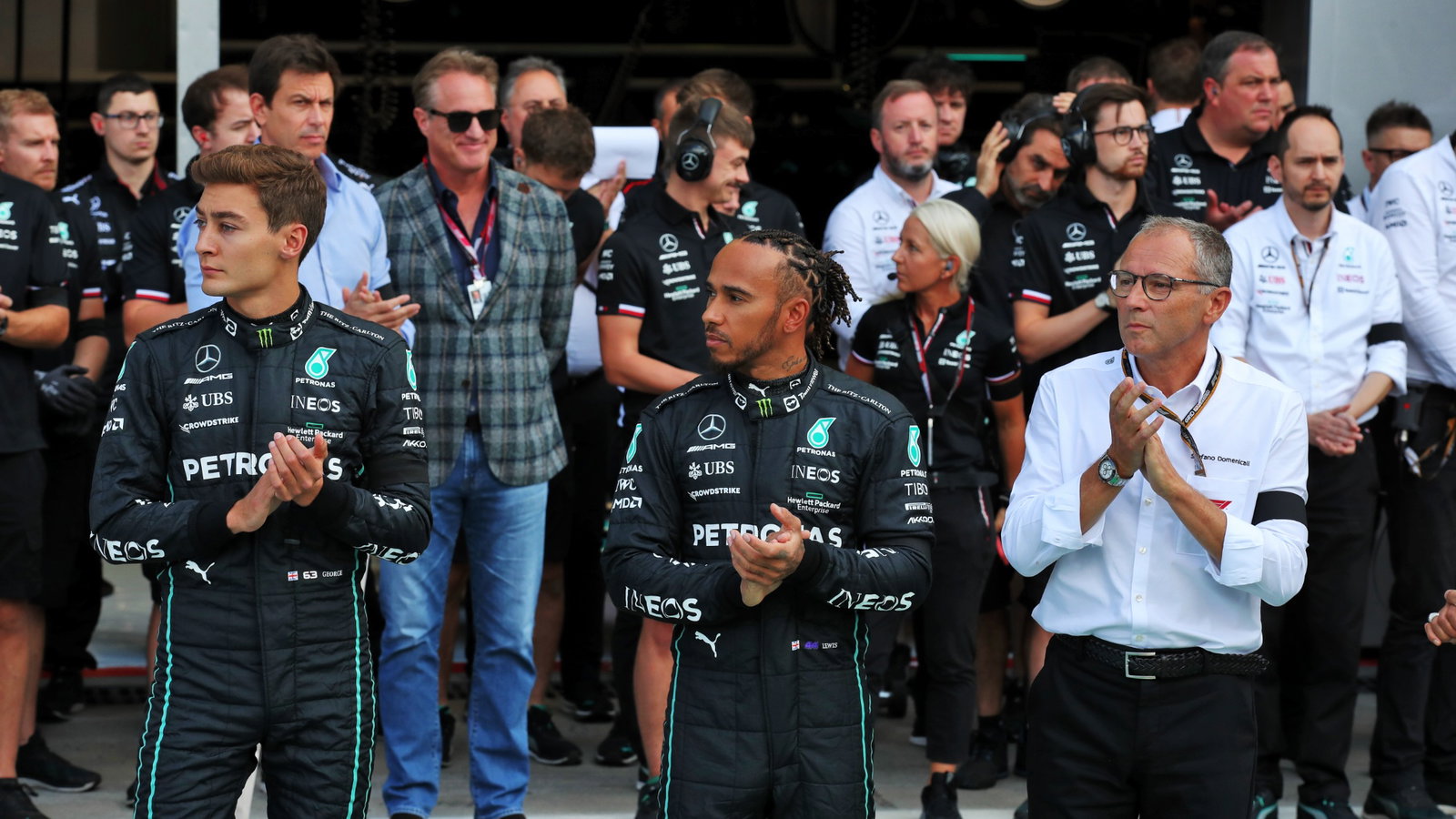 (L to R): George Russell (GBR) 