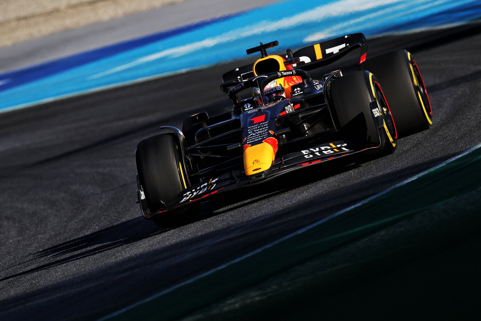 Max Verstappen (NLD) Red Bull Racing RB18. Formula 1 World Championship, Rd 16, Italian Grand Prix, Monza, Italy, Practice