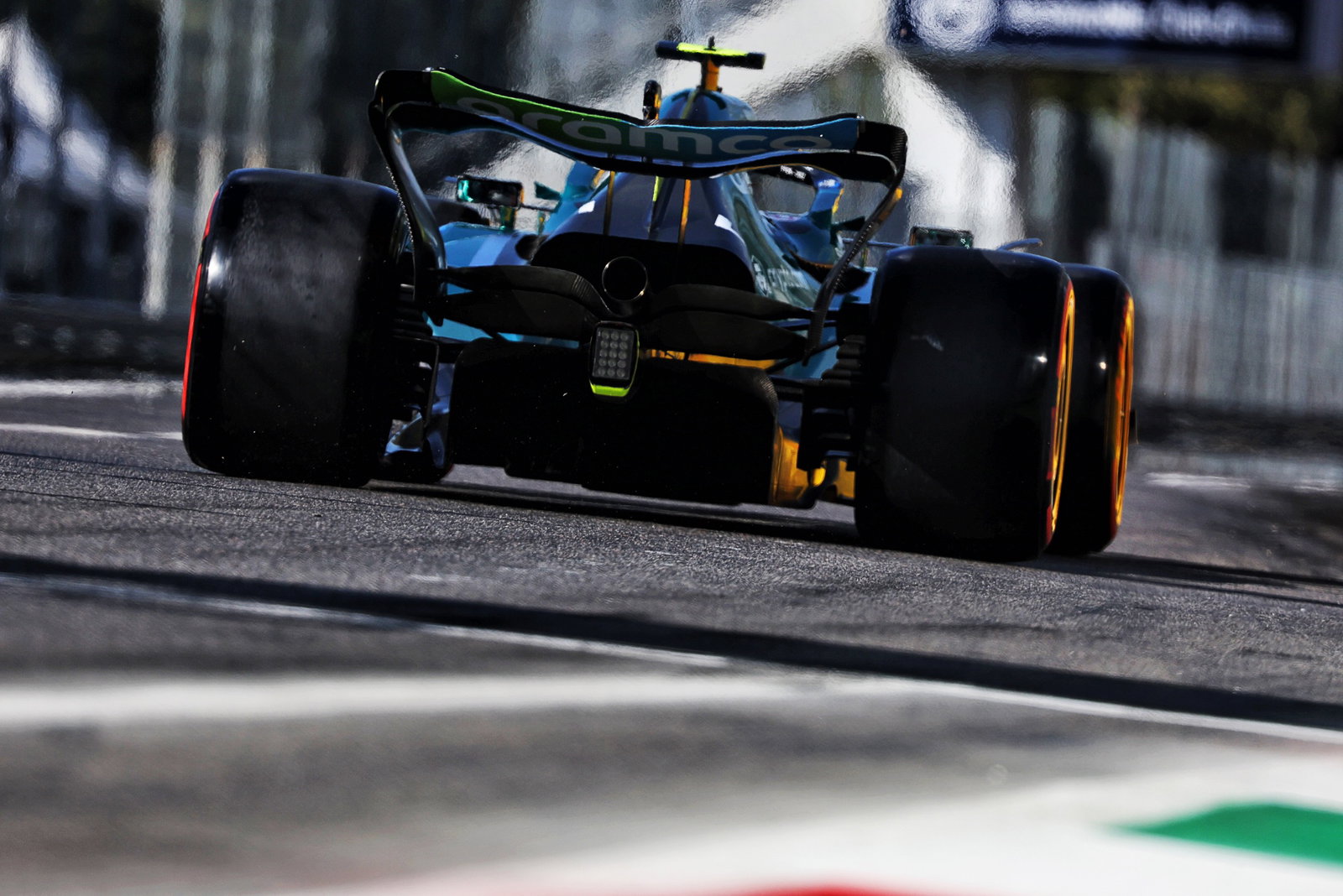 Sebastian Vettel (GER) Aston Martin F1 Team AMR22. Kejuaraan Dunia Formula 1, Rd 16, Grand Prix Italia, Monza, Italy,