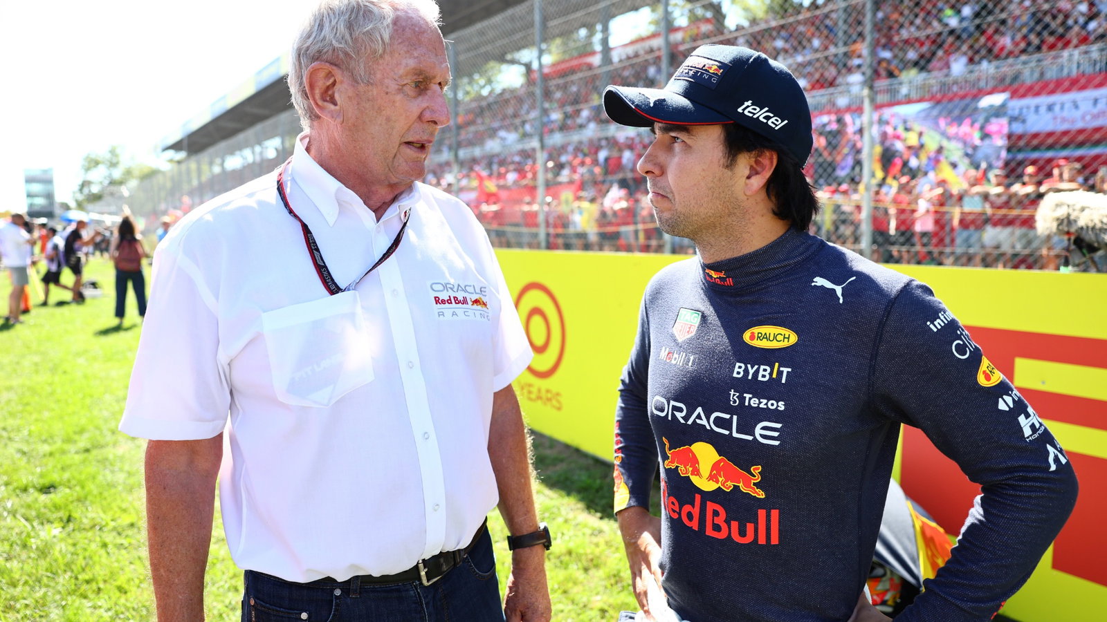 Dr Helmut Marko (AUT) Red Bull Motorsport Consultant with Sergio Perez (MEX) Red Bull Racing RB18. Formula 1 World