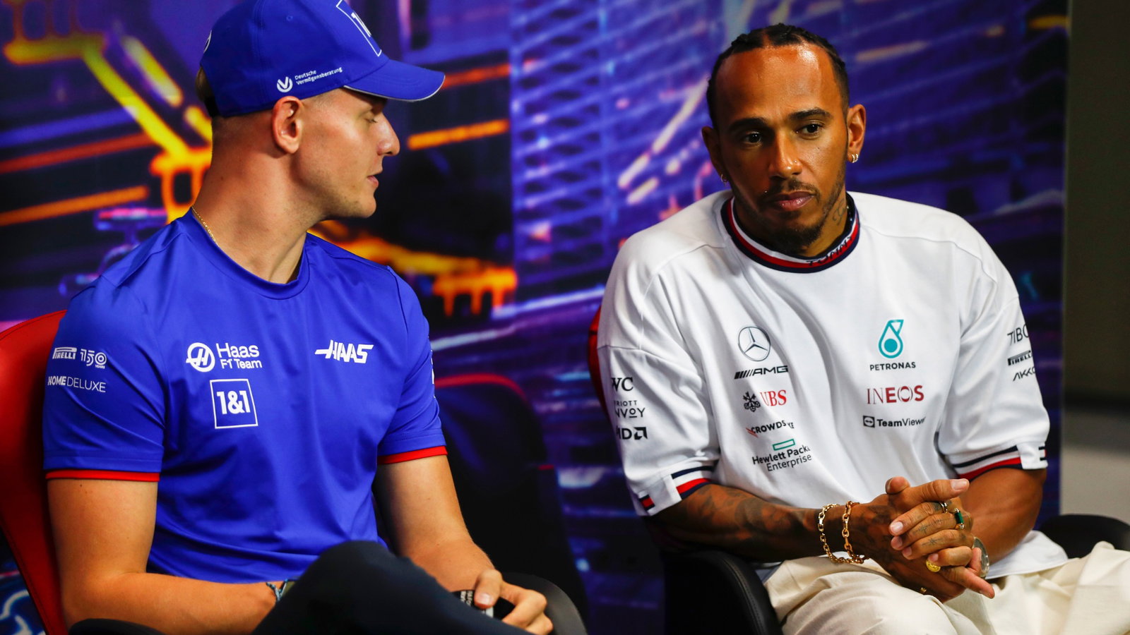 (L to R): Mick Schumacher (GER) Haas F1 Team and Lewis Hamilton (GBR) Mercedes AMG F1 in the FIA Press Conference. Formula