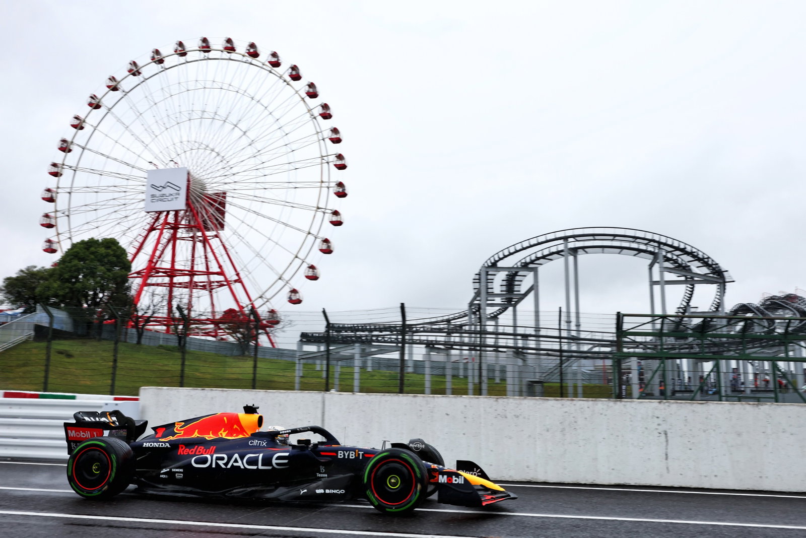 Max Verstappen (NLD) ) Red Bull Racing RB18. Kejuaraan Dunia Formula 1, Rd 18, Grand Prix Jepang, Suzuka, Jepang,