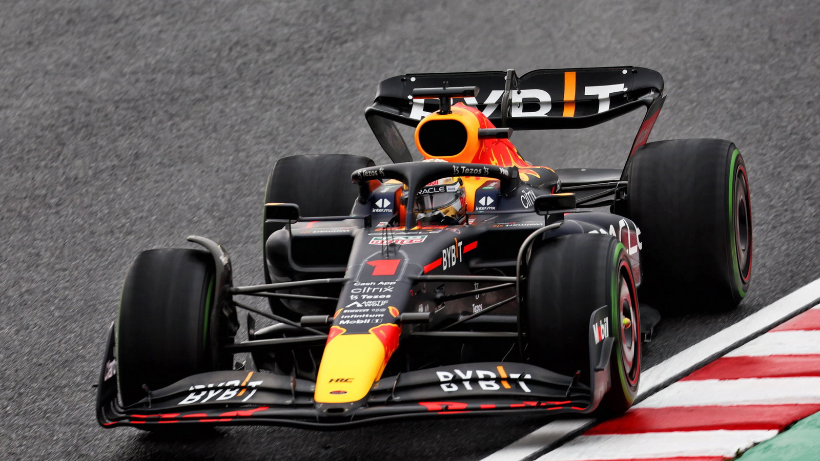 Max Verstappen (NLD) Red Bull Racing RB18. Formula 1 World Championship, Rd 18, Japanese Grand Prix, Suzuka, Japan,