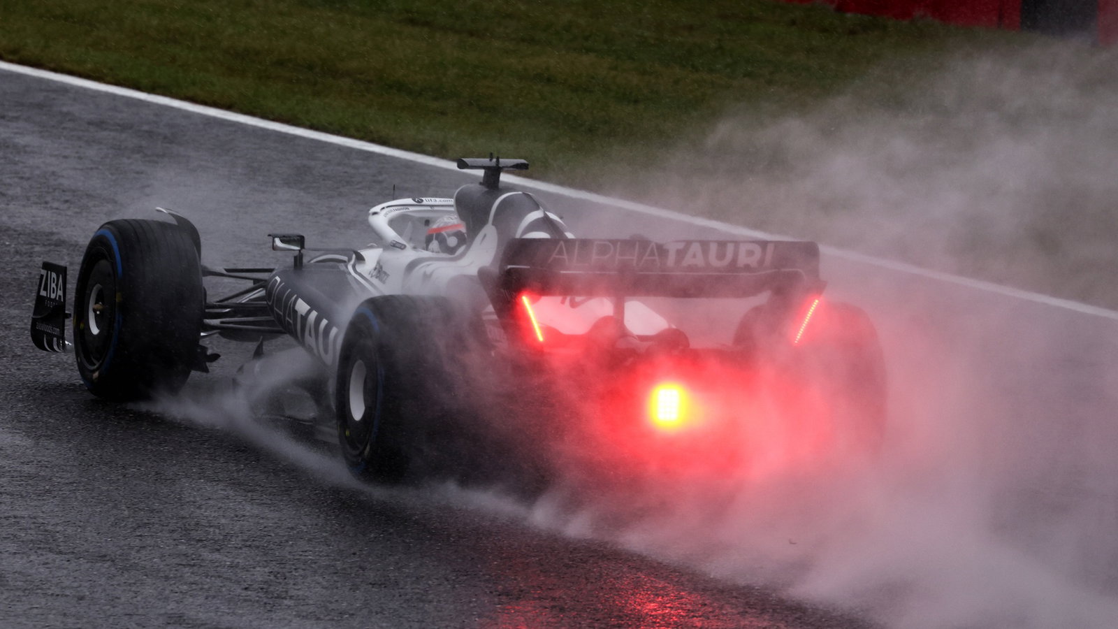 Pierre Gasly (FRA) AlphaTauri AT03.