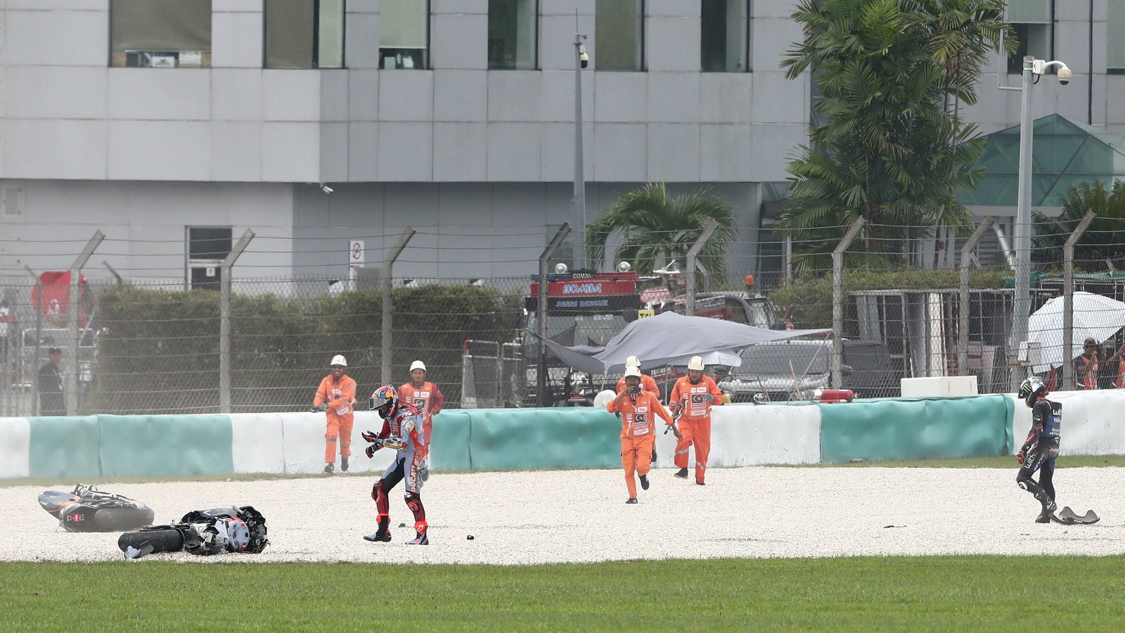 Fabio Di Giannantonio Darryn Binder crash MotoGP race, Malaysian MotoGP, 23 October