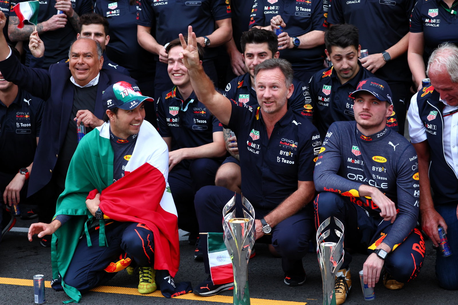 Red Bull Racing celebrates a record breaking 14th GP victory in one season for Max Verstappen (NLD) Red Bull Racing and