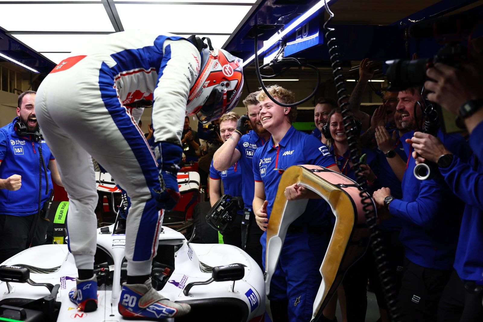 Pole position for Kevin Magnussen (DEN) Haas. Formula 1 World Championship, Rd 21, Brazilian Grand Prix, Sao Paulo, Brazil,