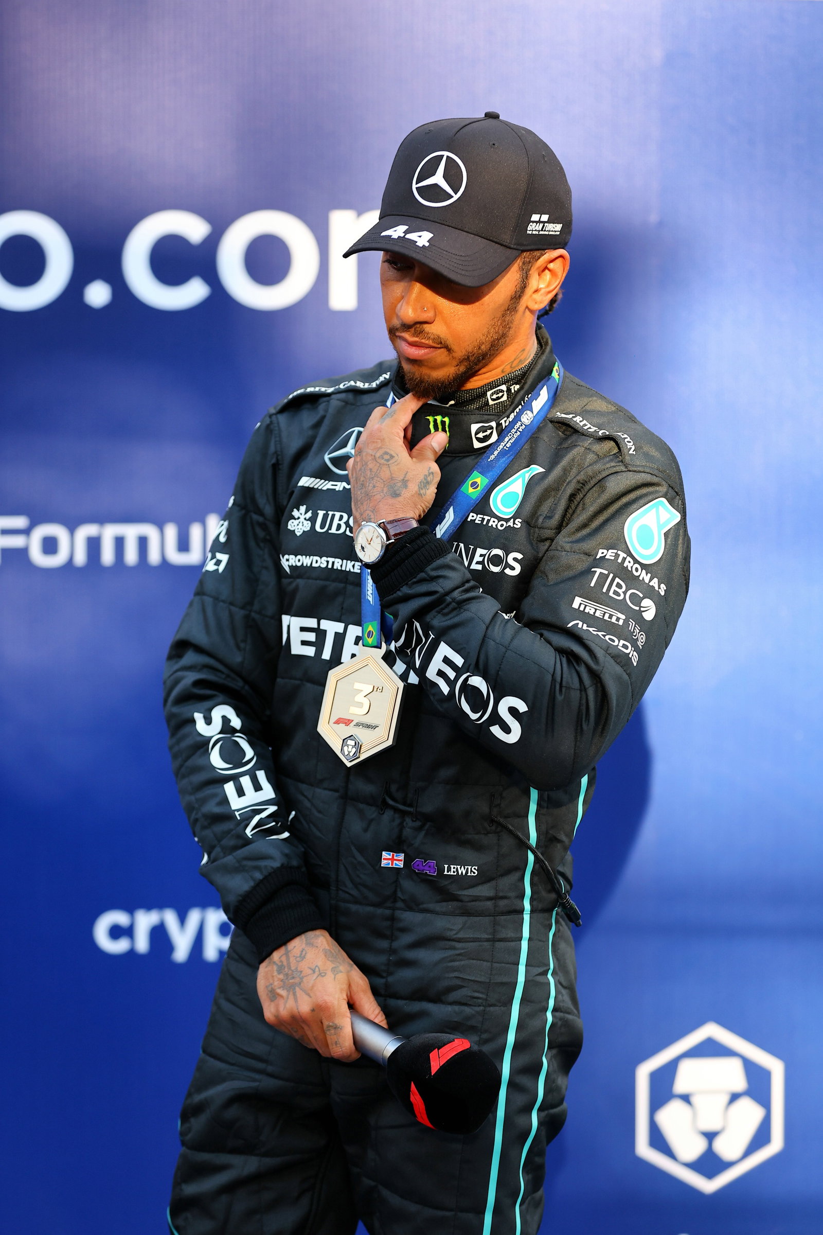 Lewis Hamilton (GBR) Mercedes AMG F1 in Sprint parc ferme. Formula 1 World Championship, Rd 21, Brazilian Grand Prix, Sao
