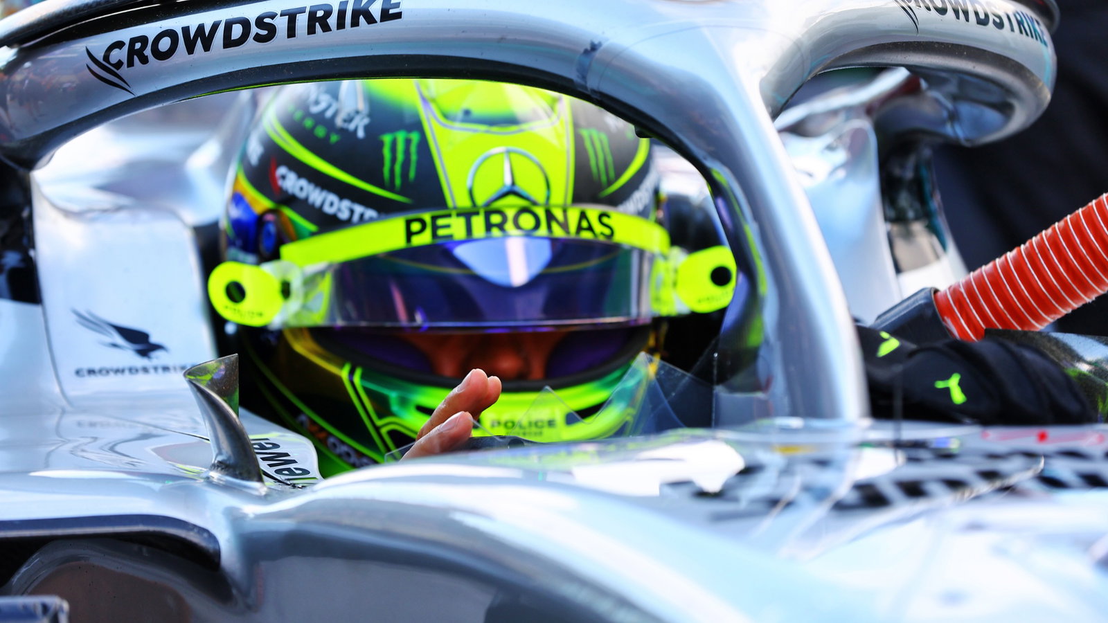 Lewis Hamilton (GBR) Mercedes AMG F1 W13 