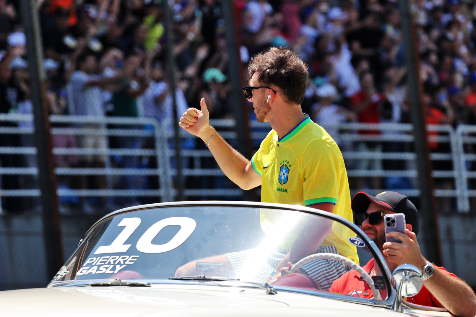 Pierre Gasly (FRA) AlphaTauri on the drivers parade. Formula 1 World Championship, Rd 21, Brazilian Grand Prix, Sao Paulo,