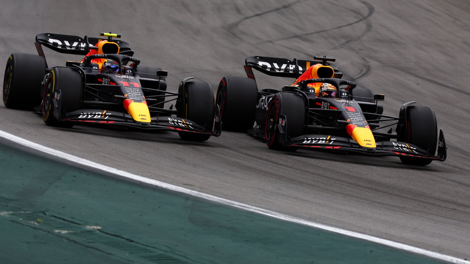 Sergio Perez (MEX), Red Bull Racing and Max Verstappen (NLD), Red Bull Racing Formula 1 World Championship, Rd 21,