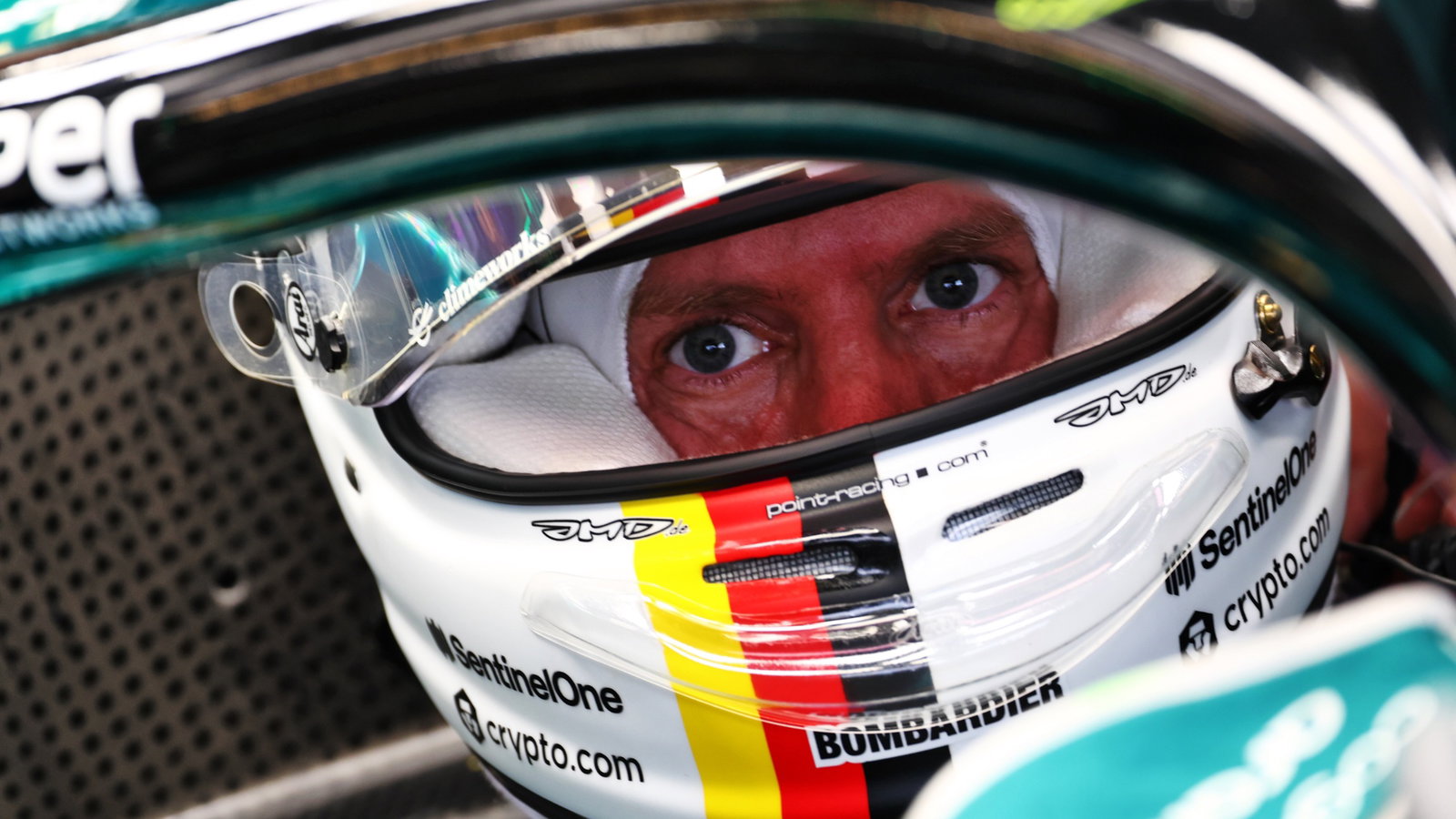 Sebastian Vettel (GER) Aston Martin F1 Team AMR22. Formula 1 World Championship, Rd 22, Abu Dhabi Grand Prix, Yas Marina