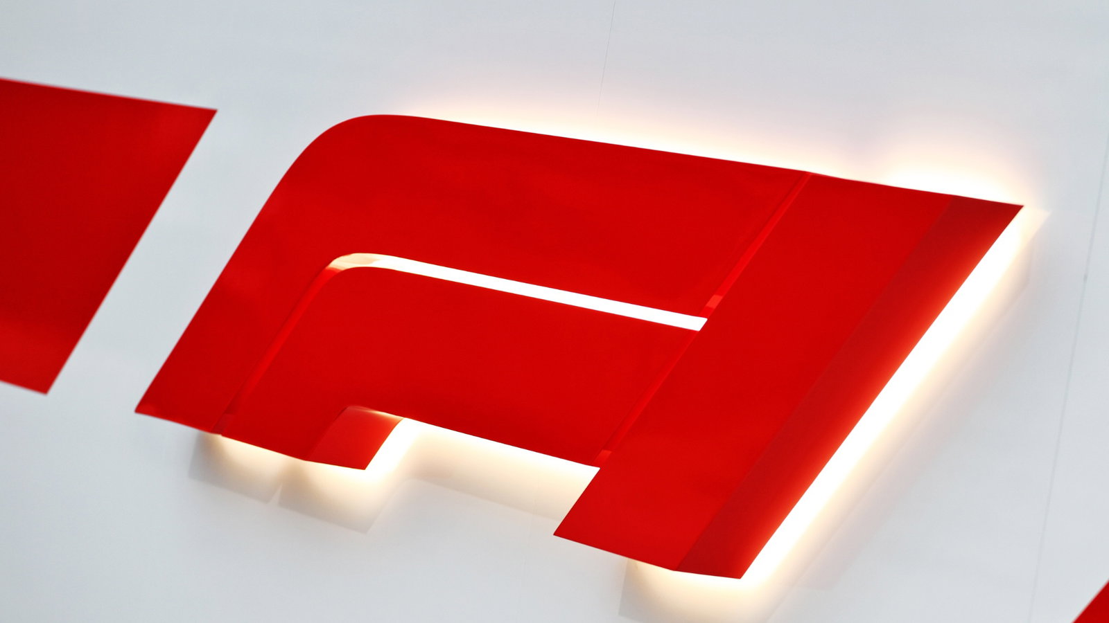Circuit atmosphere - F1 logo. Formula 1 Testing, Sakhir, Bahrain, Preparations.
- www.xpbimages.com, EMail:
