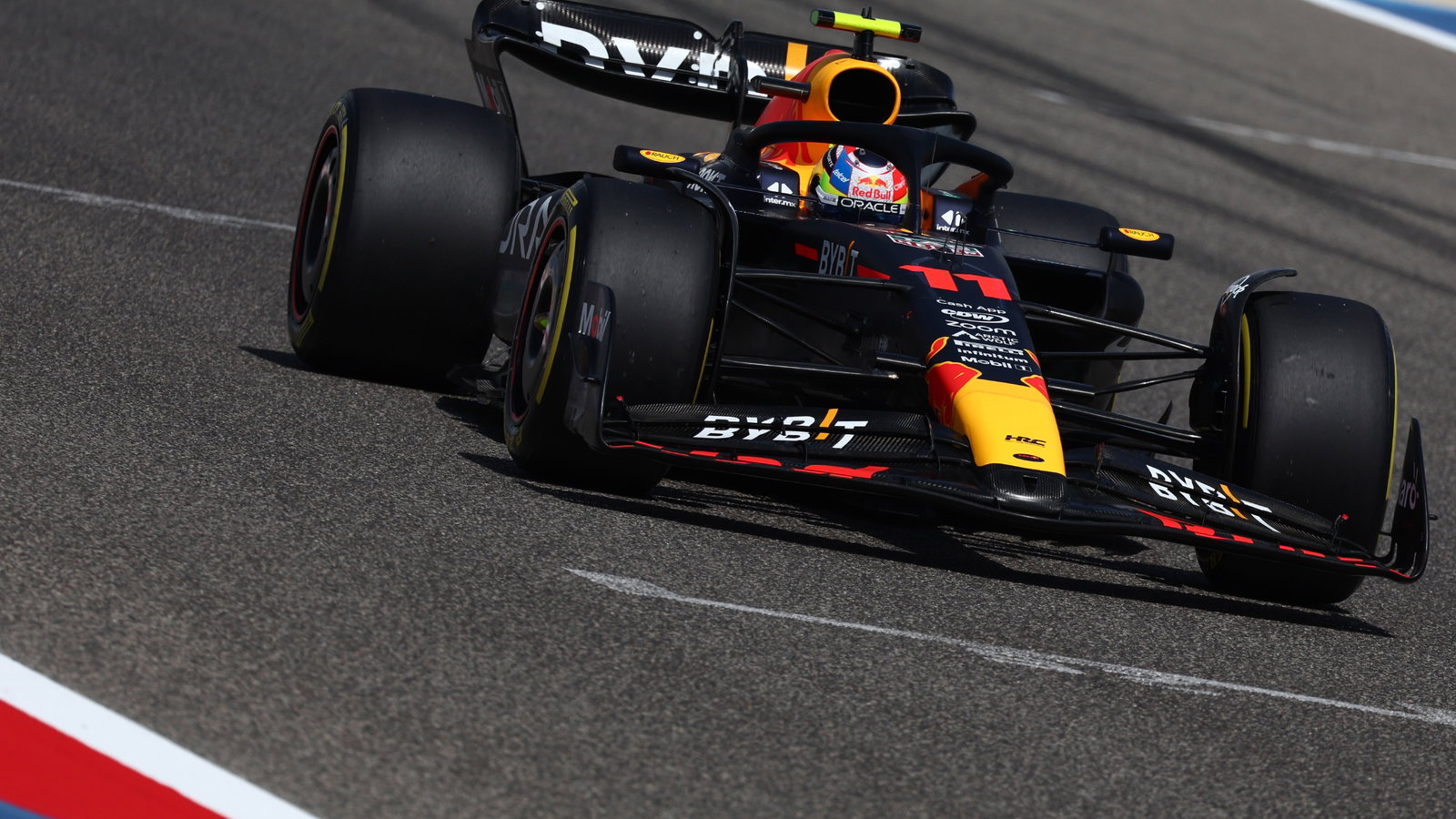 Sergio Perez (MEX) Red Bull Racing RB19.
