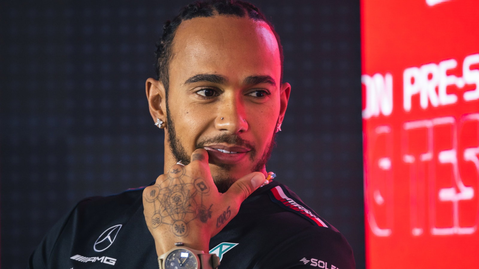 Lewis Hamilton (GBR) Mercedes AMG F1 in the FIA Press Conference. Formula 1 Testing, Sakhir, Bahrain, Day Three.
-