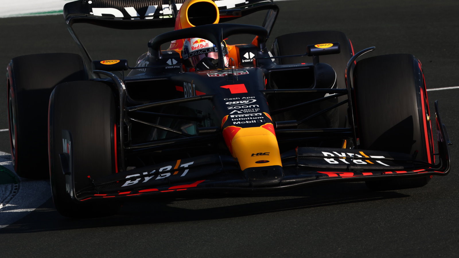 Max Verstappen (NLD) Red Bull Racing