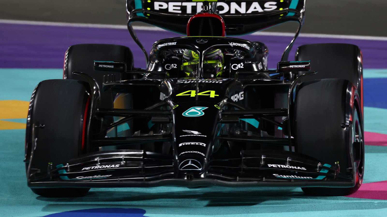Lewis Hamilton (GBR) Mercedes AMG F1 W14