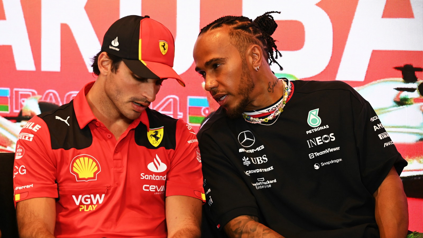 (L to R): Carlos Sainz Jr (ESP) Ferrari and Lewis Hamilton (GBR) Mercedes AMG F1 in the FIA Press Conference. Formula 1