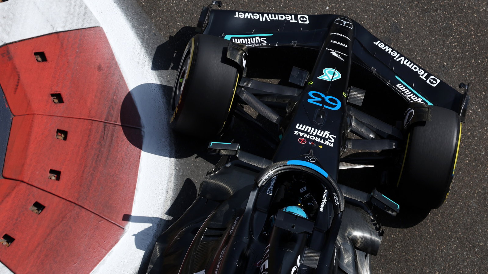 George Russell (GBR) Mercedes AMG F1 W14. Formula 1 World Championship, Rd 4, Azerbaijan Grand Prix, Baku Street Circuit,