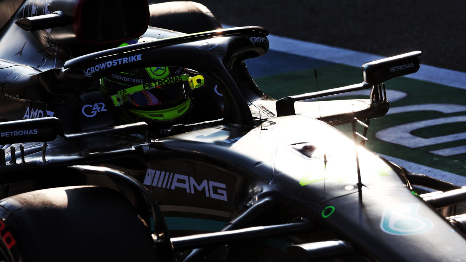 Lewis Hamilton (GBR) Mercedes AMG F1 W14 in the pits. Formula 1 World Championship, Rd 4, Azerbaijan Grand Prix, Baku