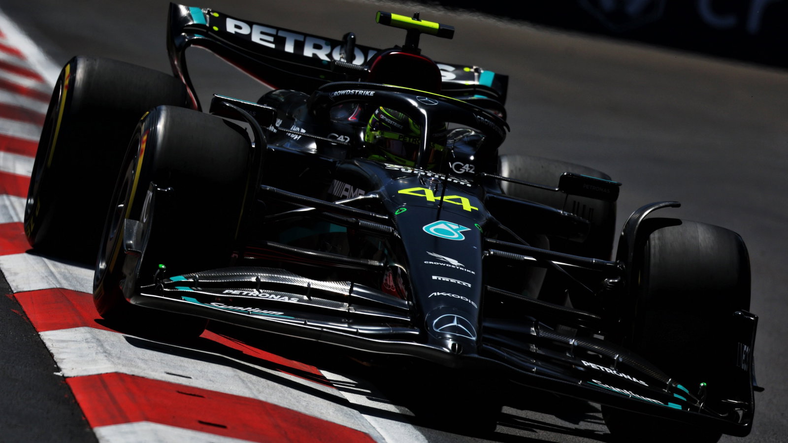 Lewis Hamilton (GBR) Mercedes AMG F1 W14. Formula 1 World Championship, Rd 4, Azerbaijan Grand Prix, Baku Street Circuit,
