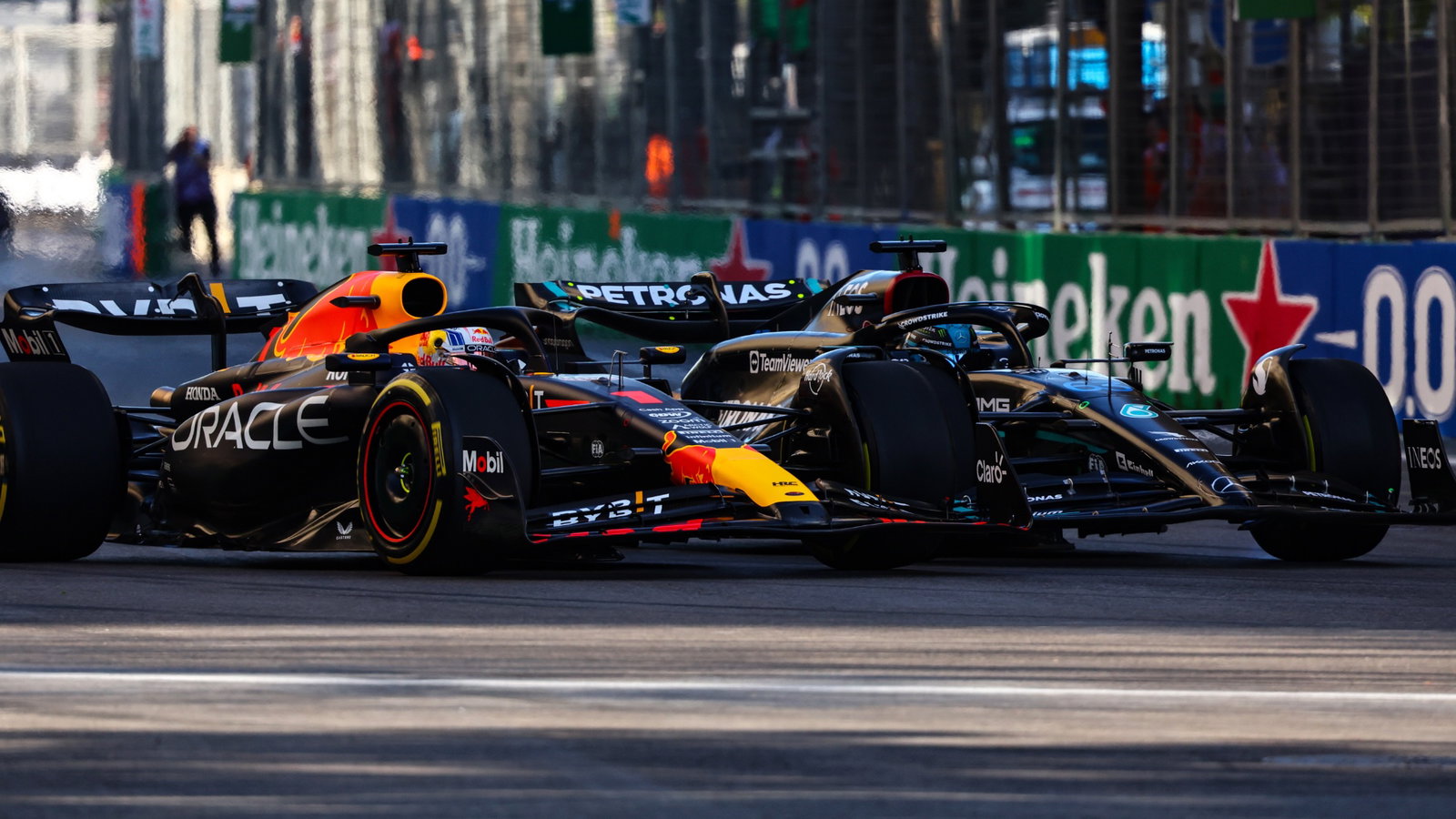 Max Verstappen (NLD), Red Bull Racing and George Russell (GBR), Mercedes AMG F1 Formula 1 World Championship, Rd 4,