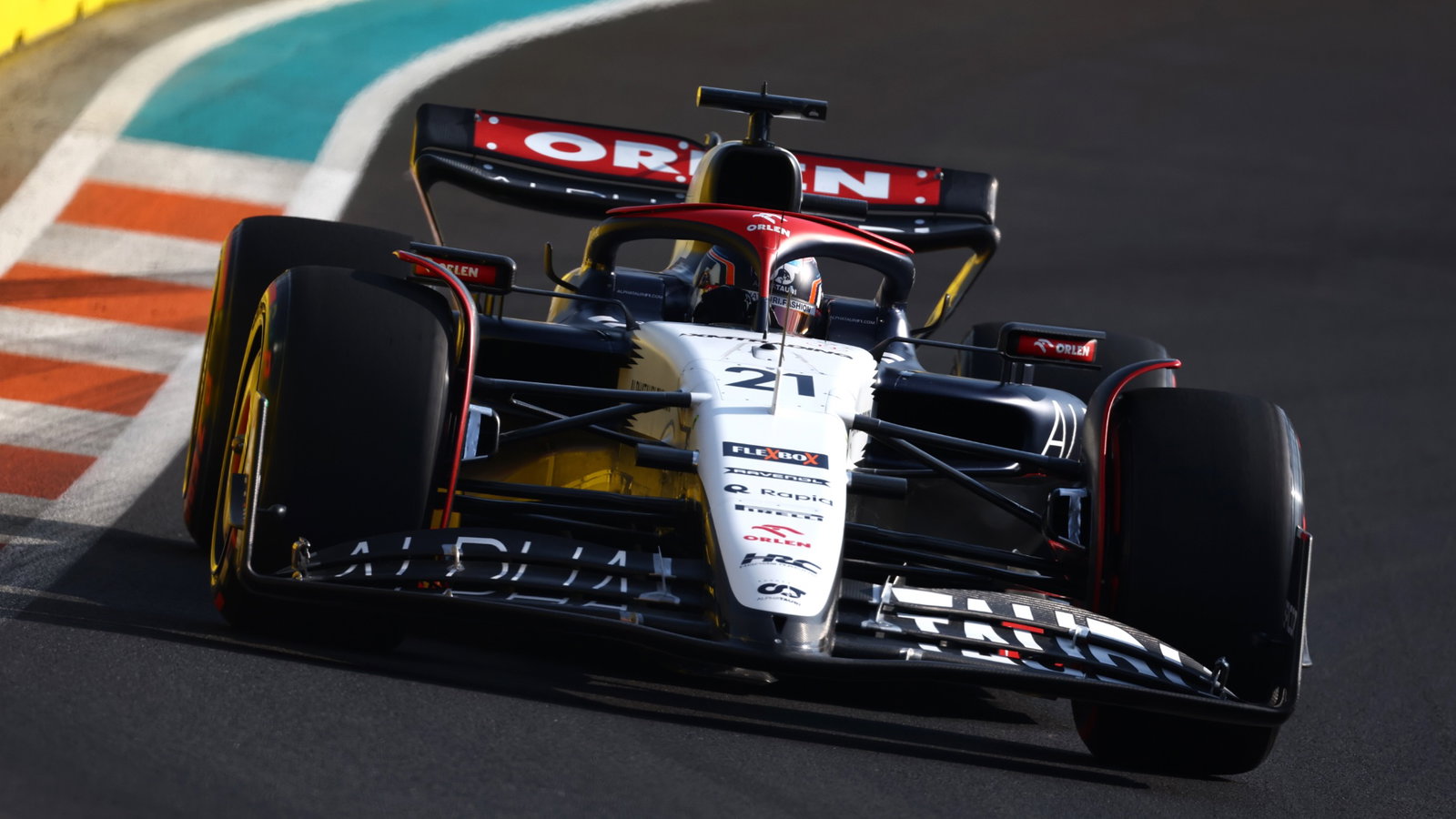 Nyck de Vries (NLD) AlphaTauri AT04. Formula 1 World Championship, Rd 5, Miami Grand Prix, Miami, Florida, USA, Practice