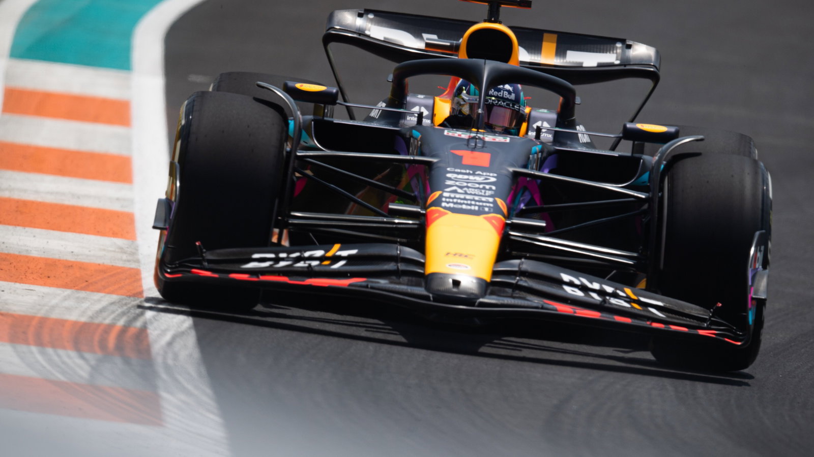 Max Verstappen (NLD) Red Bull Racing