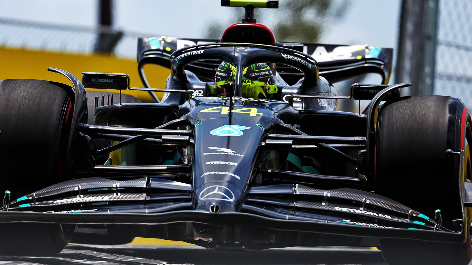 Lewis Hamilton (GBR) Mercedes AMG F1 W1