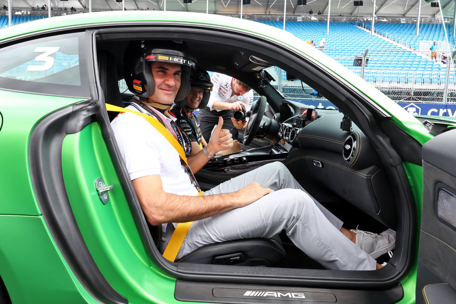 Roger Federer (SUI ) Pemain Tenis - Pirelli Hot Laps. Formula 1 World Championship, Rd 5, Miami Grand Prix, Miami,