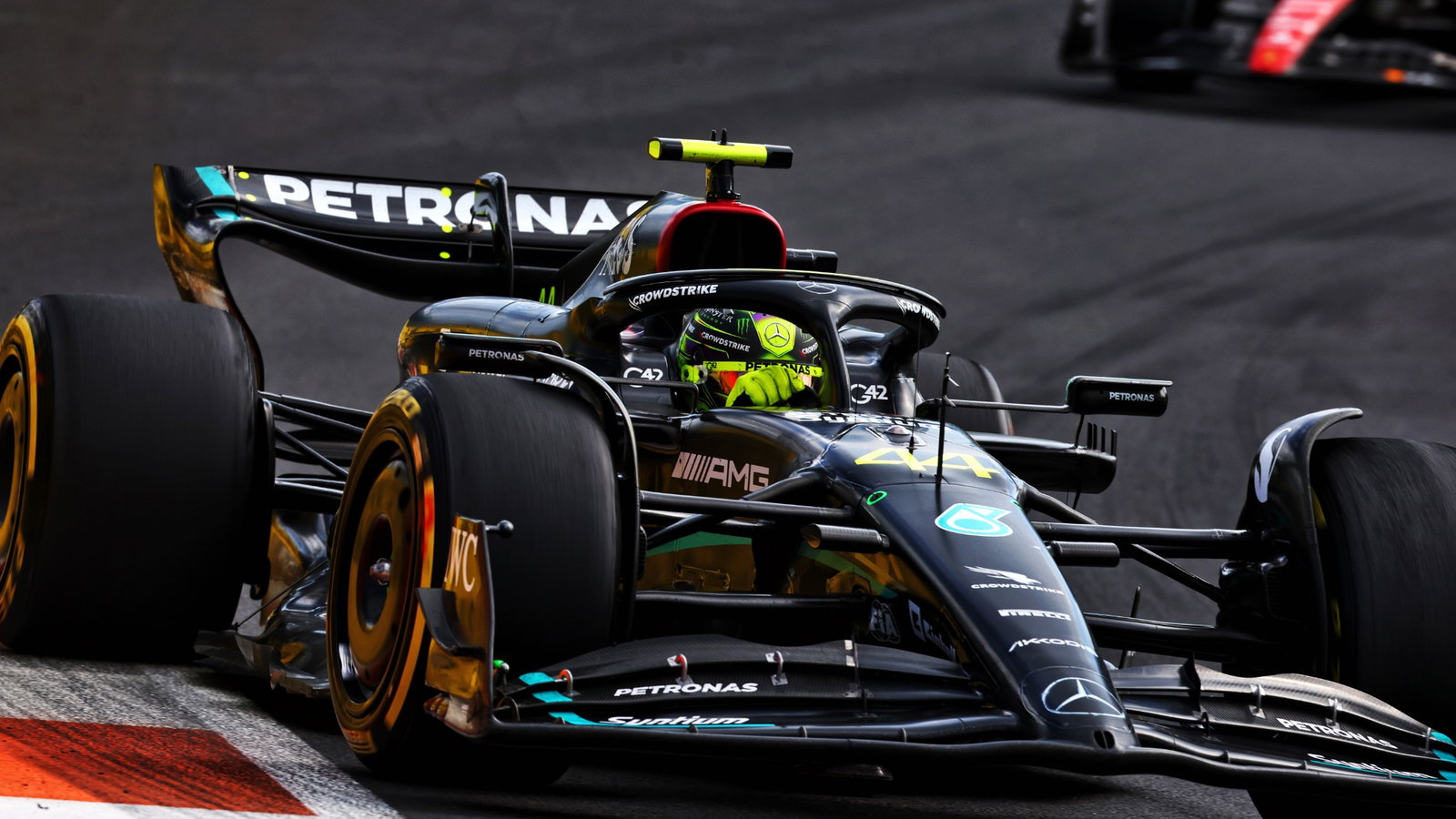 Lewis Hamilton (GBR) Mercedes AMG F1 W14. Formula 1 World Championship, Rd 5, Miami Grand Prix, Miami, Florida, USA, Race