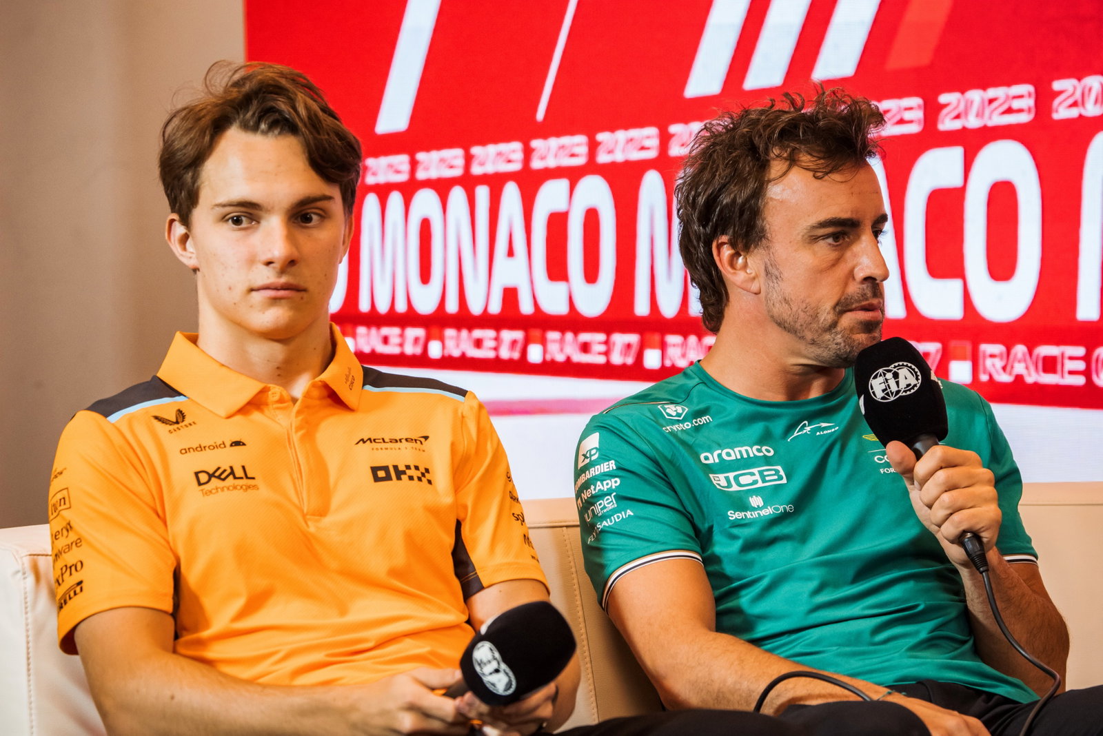 (L to R): Oscar Piastri (AUS) McLaren and Fernando Alonso (ESP) Aston Martin F1 Team in the FIA Press Conference. Formula