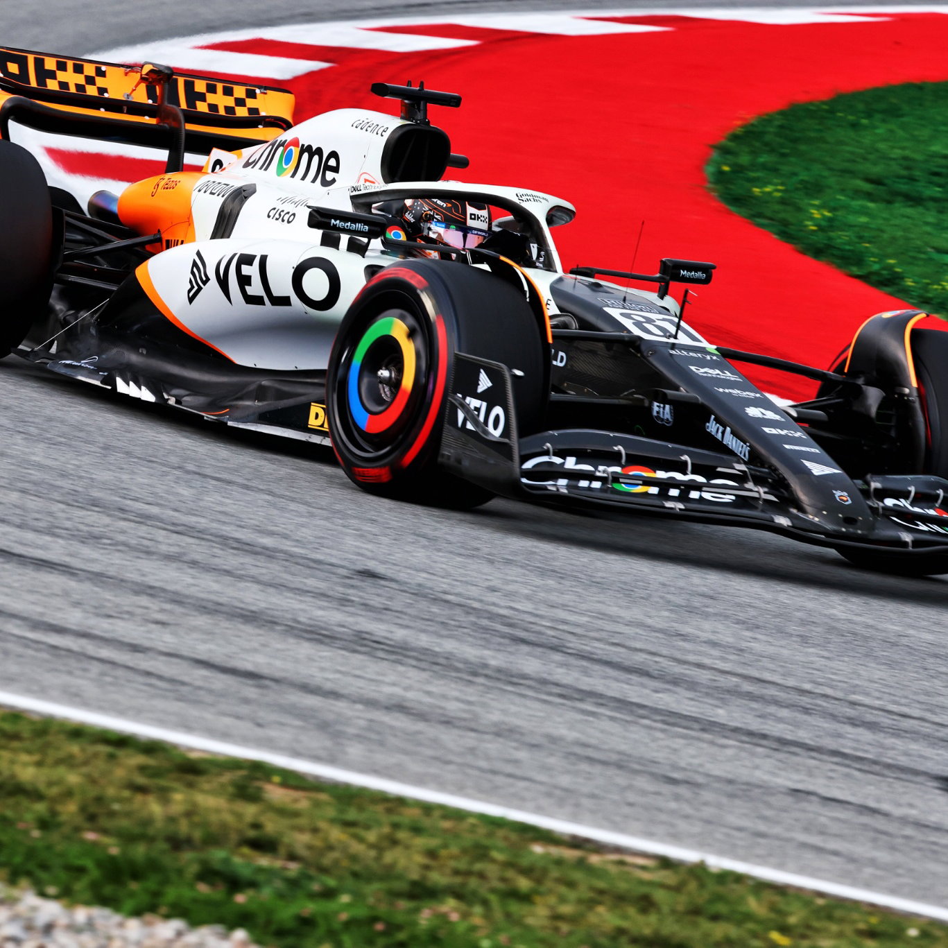 Oscar Piastri (AUS) McLaren MCL60. Formula 1 World Championship, Rd 8, Spanish Grand Prix, Barcelona, Spain, Qualifying