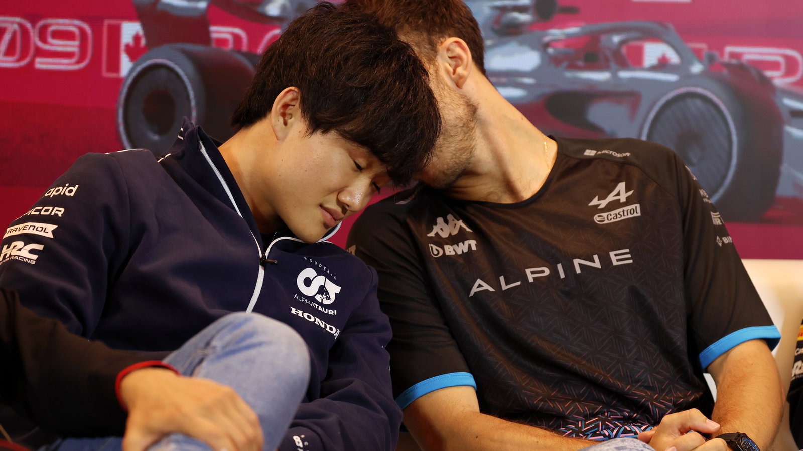(L to R): Yuki Tsunoda (JPN) AlphaTauri and Pierre Gasly (FRA) Alpine F1 Team in the FIA Press Conference. Formula 1 World