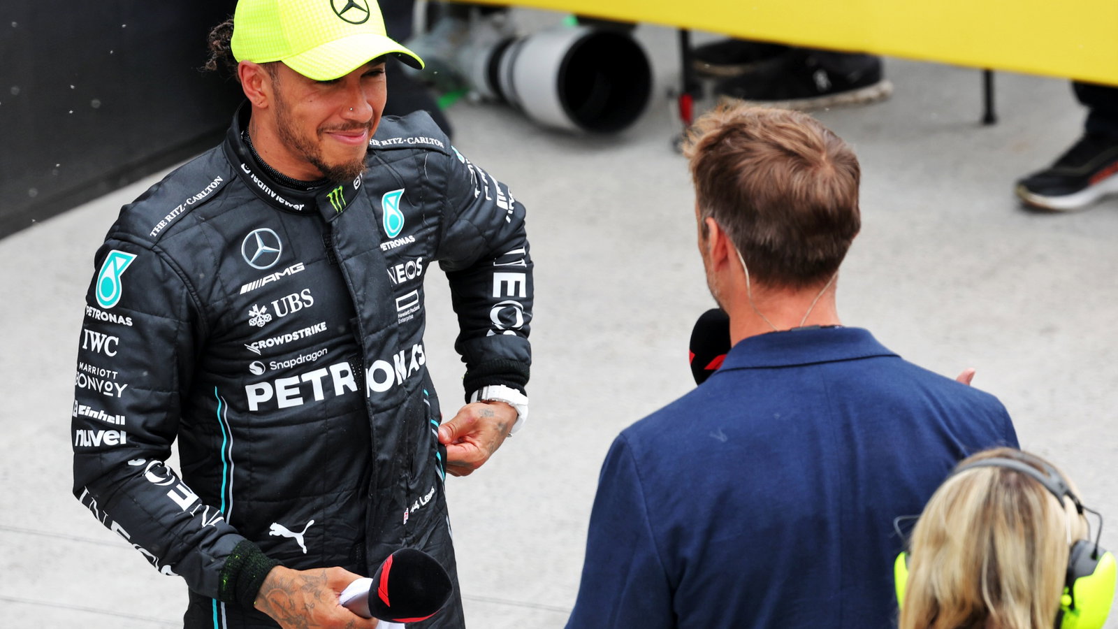 Lewis Hamilton (GBR) Mercedes AMG F1 with Jenson Button (GBR) Sky Sports F1 Presenter / Williams Racing Senior Advisor in