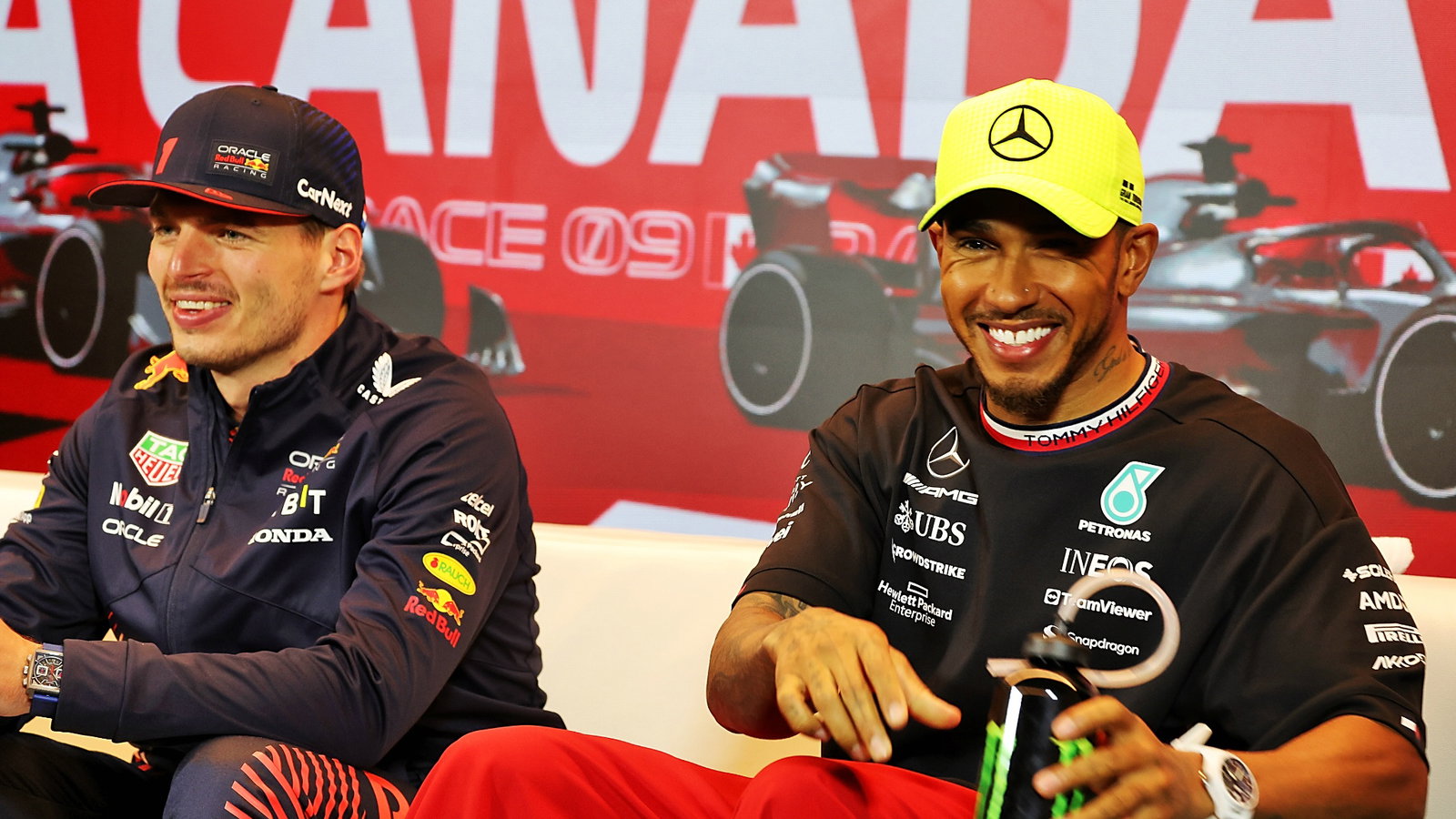 (L to R): Max Verstappen (NLD) Red Bull Racing and Lewis Hamilton (GBR) Mercedes AMG F1 in the post race FIA Press