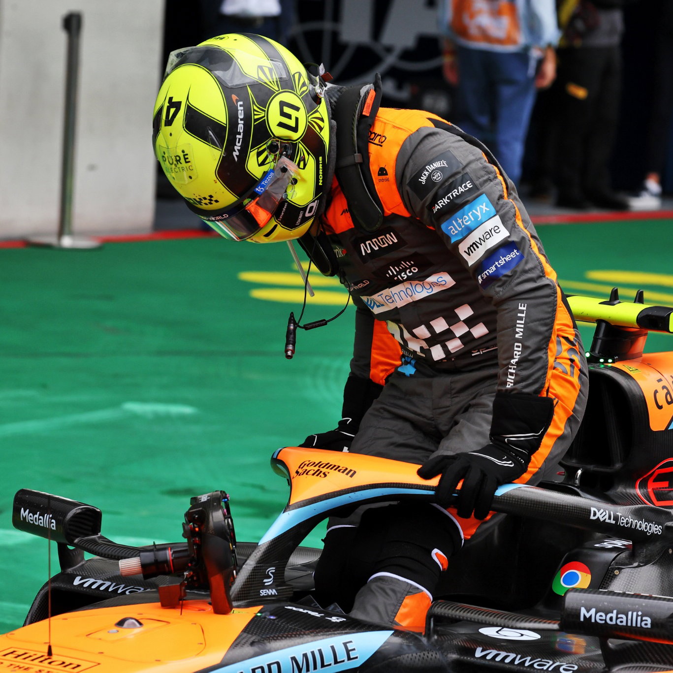 Lando Norris (GBR) McLaren MCL60 in parc ferme. Formula 1 World Championship, Rd 10, Austrian Grand Prix, Spielberg,