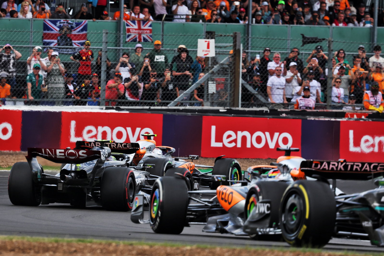 Lando Norris (GBR) McLaren MCL60 and Lewis Hamilton (GBR) Mercedes AMG F1 W14 battle for position. Formula 1 World