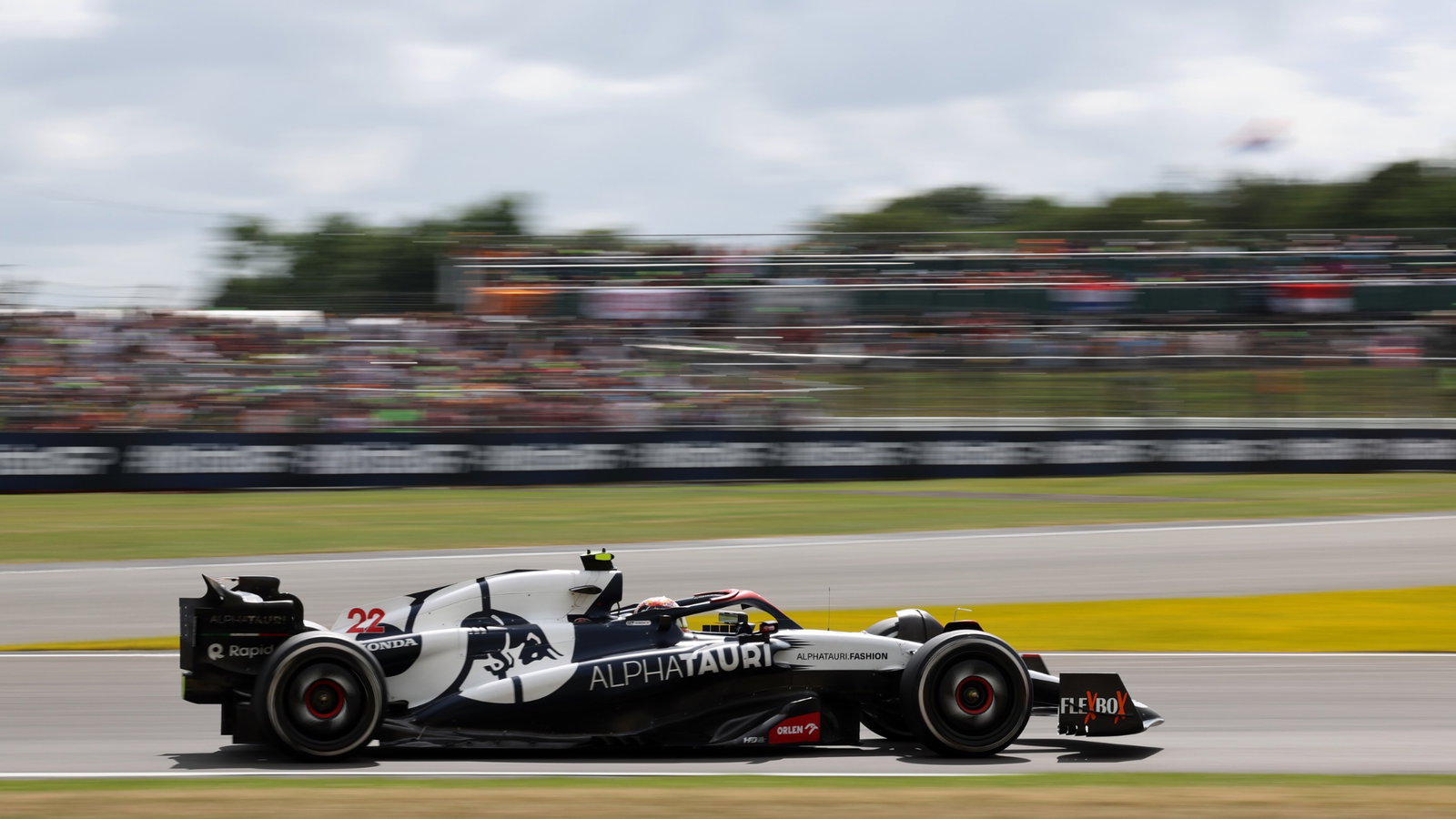 Yuki Tsunoda (JPN) AlphaTauri AT04. Formula 1 World Championship, Rd 11, British Grand Prix, Silverstone, England, Race