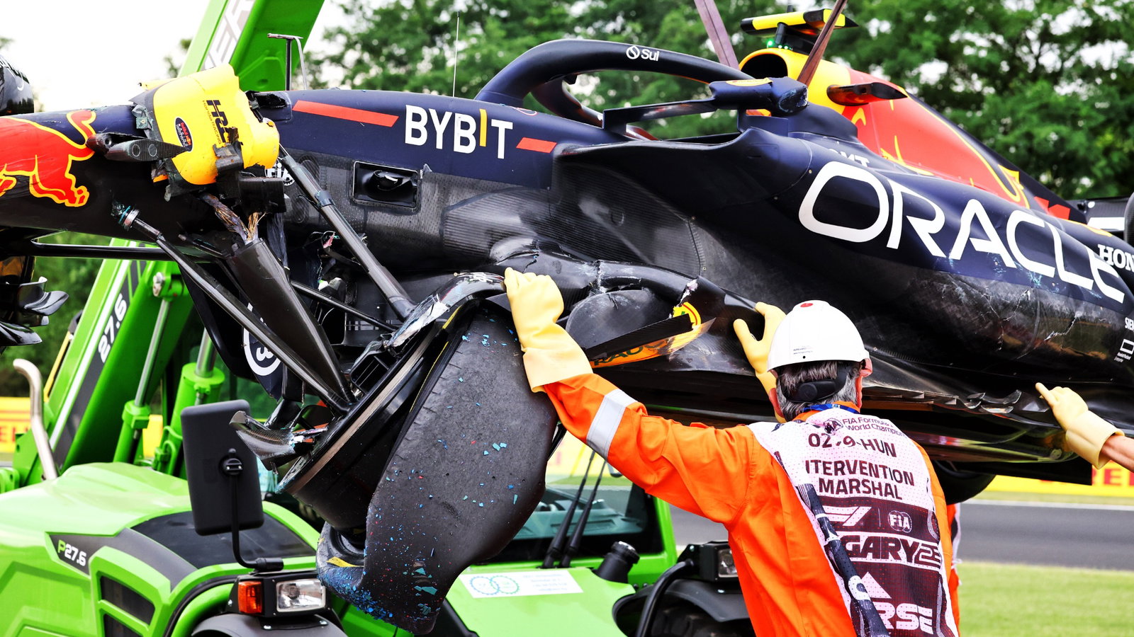 The damaged Red Bull Racing RB19 of S
