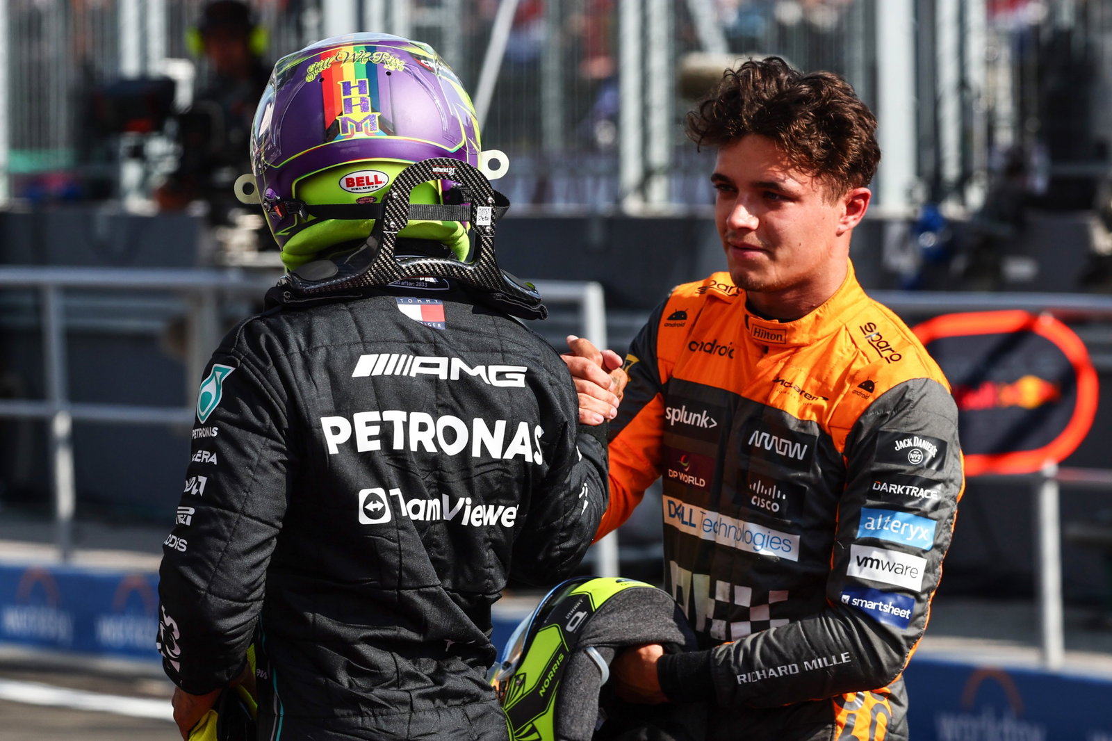 Lewis Hamilton (GBR), Mercedes AMG F1 dan Lando Norris (GBR), Kejuaraan Dunia Formula 1 Tim McLaren F1, Rd 12,