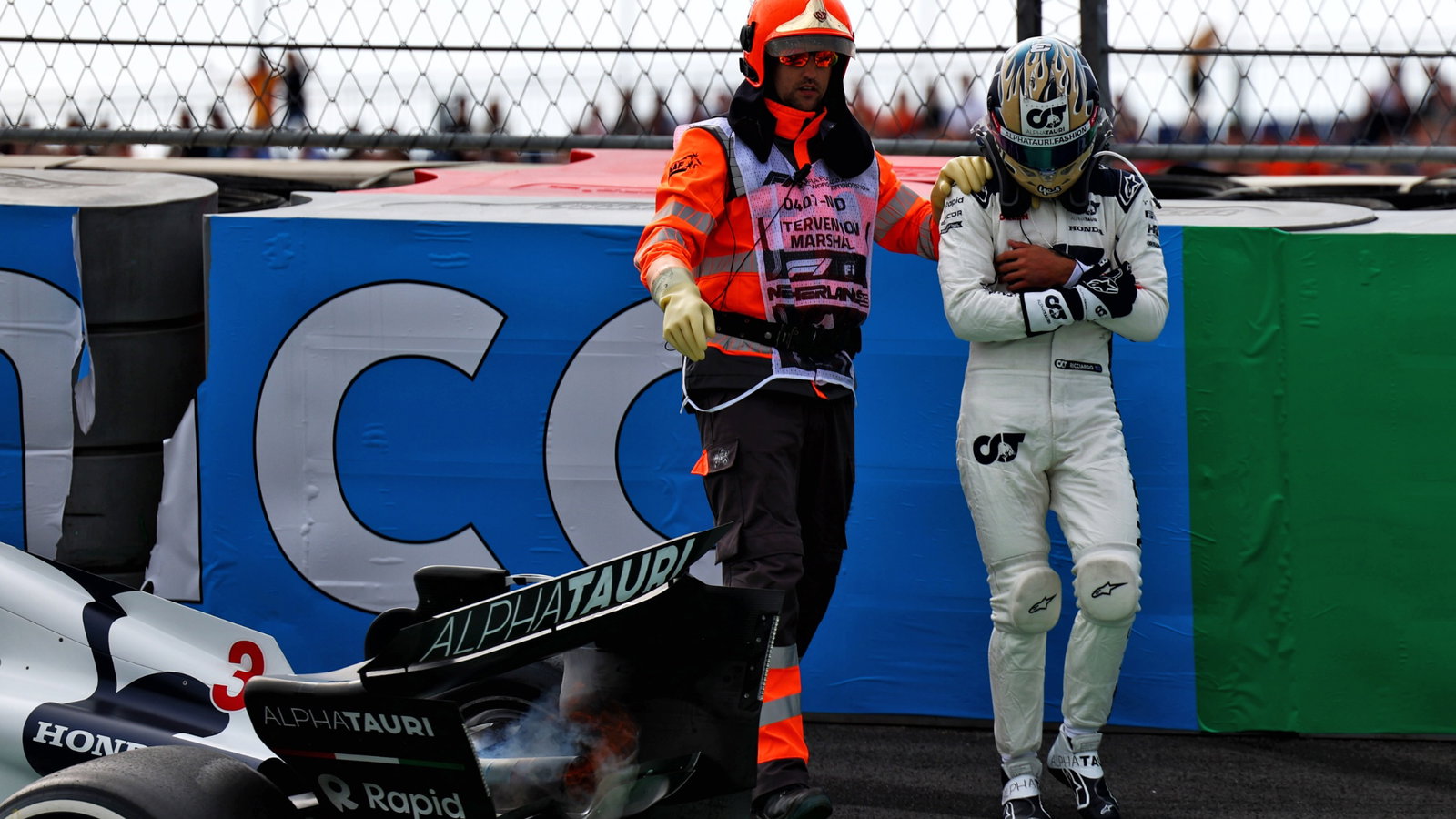 Daniel Ricciardo (AUS) AlphaTauri AT04 crashed in the second practice session. Formula 1 World Championship, Rd 14, Dutch