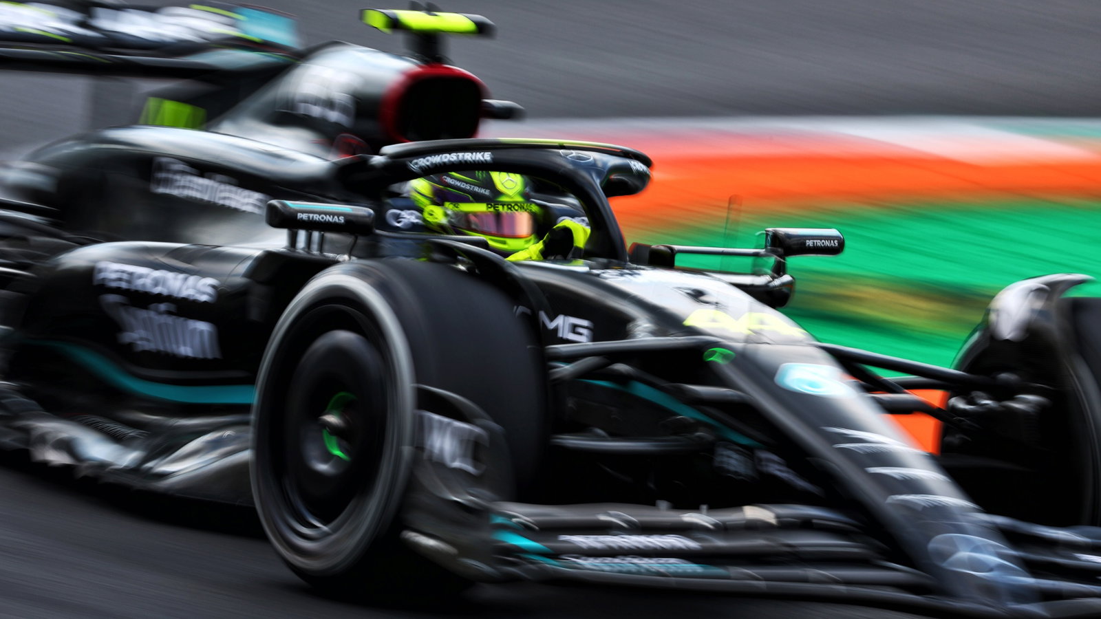 Lewis Hamilton (GBR) Mercedes AMG F1 W14. Formula 1 World Championship, Rd 15, Italian Grand Prix, Monza, Italy, Practice