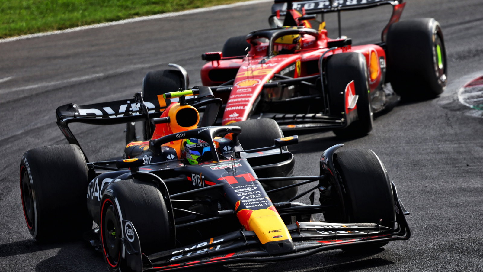 Sergio Perez (MEX) Red Bull Racing RB19. Formula 1 World Championship, Rd 15, Italian Grand Prix, Monza, Italy, Race