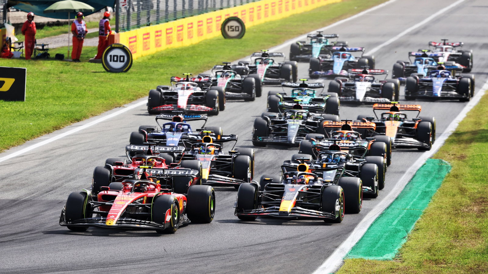 Carlos Sainz Jr (ESP) Ferrari SF-23 leads