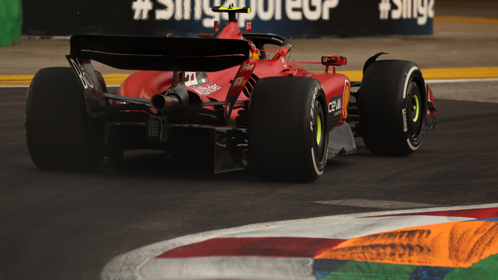 Carlos Sainz Jr (ESP) Ferrari SF-23. Formula 1 World Championship, Rd 16, Singapore Grand Prix, Marina Bay Street Circuit,